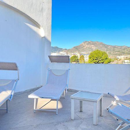 בנאלמדנה Appartement Spacieux Avec Terrasse Et Piscine מראה חיצוני תמונה